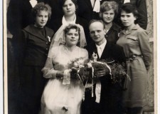 Powiększ zdjęcie Ślub Marii i Jarosława Rotko w 1963 r.