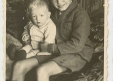 Powiększ zdjęcie Bracia Mieczysław i Andrzej Kormankowie; 1944 rok