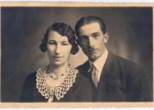 Powiększ zdjęcie Anna i Jan Stasiowscy; na odwrocie fotografii napis: „Na pamiątkę Kochanej Siostrze i Szwagrowi — Stasiowscy — Gorlice 27 maja 1934 rok
