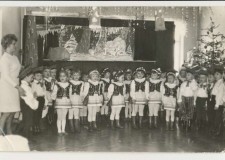 Powiększ zdjęcie Impreza choinkowa w przedszkolu na Dworzysku 
