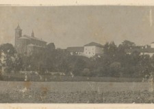 Powiększ zdjęcie Panorama Gorlic z początku XX wieku. Dwór Karwacjanów widoczny w centralnej części zdjęcia