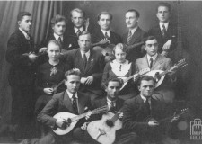 Powiększ zdjęcie Glinicki zespół mandolinistów, od lewej na górze Fryderyk Mieszczak