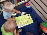 	dzieci podczas zajęć bibliotecznych	