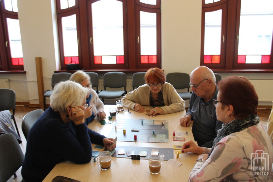 Seniorzy grają w grę