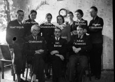 Powiększ zdjęcie Pracownicy Biura Aprowizacyjnego w Gorlicach podczas okupacji