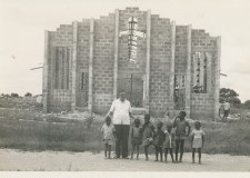 Powiększ zdjęcie Kościół w budowie — Zambia